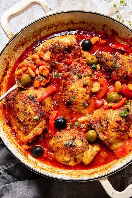 Spanish Chicken Thighs in Tomato and Red Wine Sauce