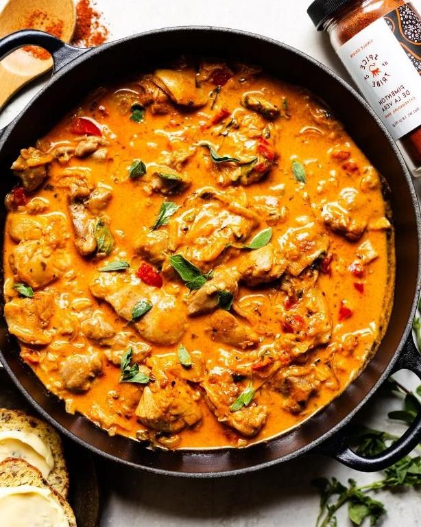 Spanish Garlic Chicken Thighs with Pimentón