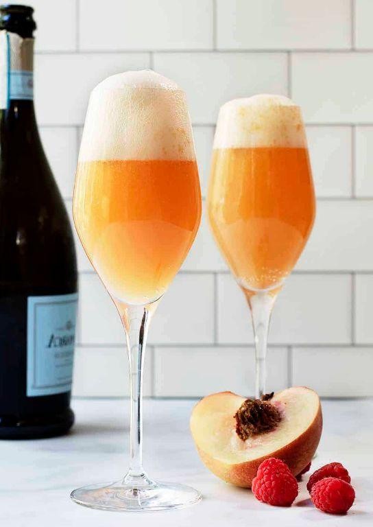 Sparkling Bellini with Peach Purée