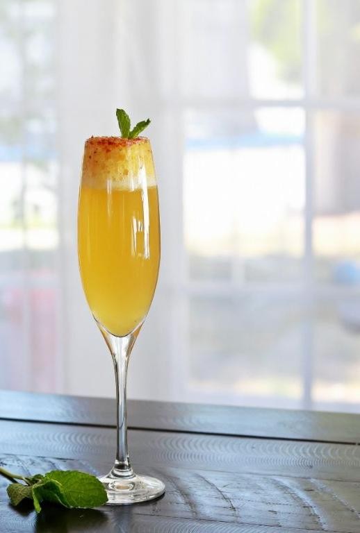 Sparkling Peach Bellini Mocktail