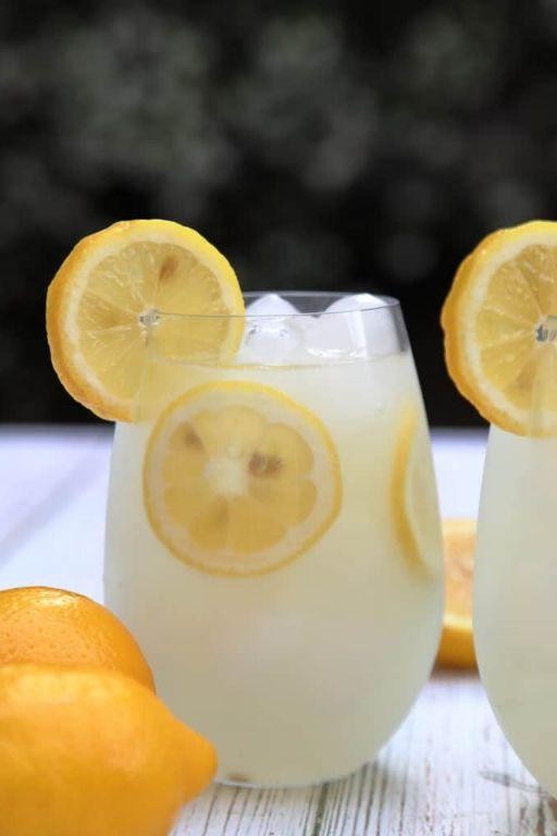 Sparkling Vodka Lemonade Spritzer
