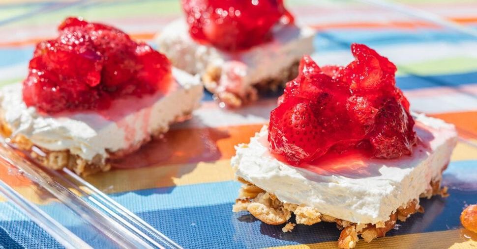 Spiced Strawberry Pretzel Salad with Cinnamon