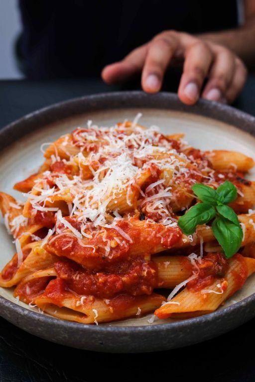 Spicy Arrabbiata Sauce with Garlic