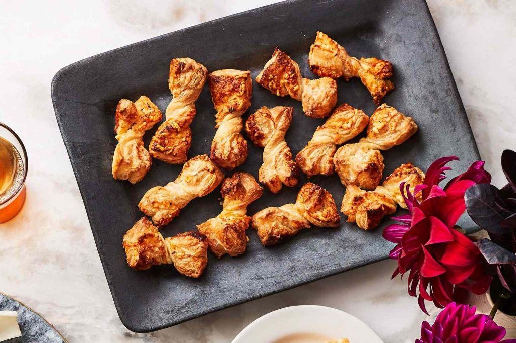 Spicy Cheddar Cheese Twists