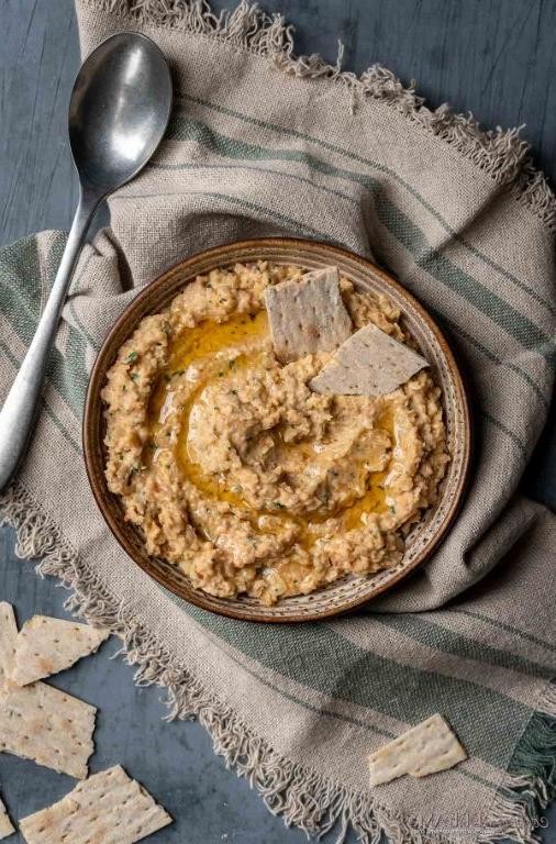 Spicy Chickpea and Sriracha Spread