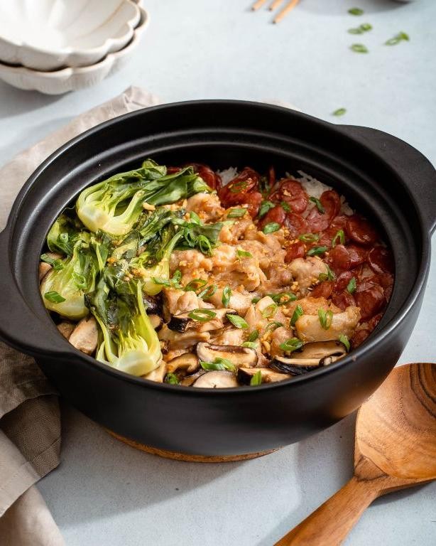 Spicy Clay Pot Rice with Vegetables