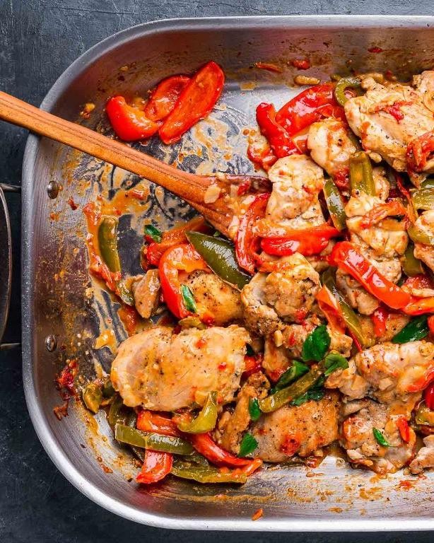 Spicy Cubanelle Pepper and Chicken Stir Fry