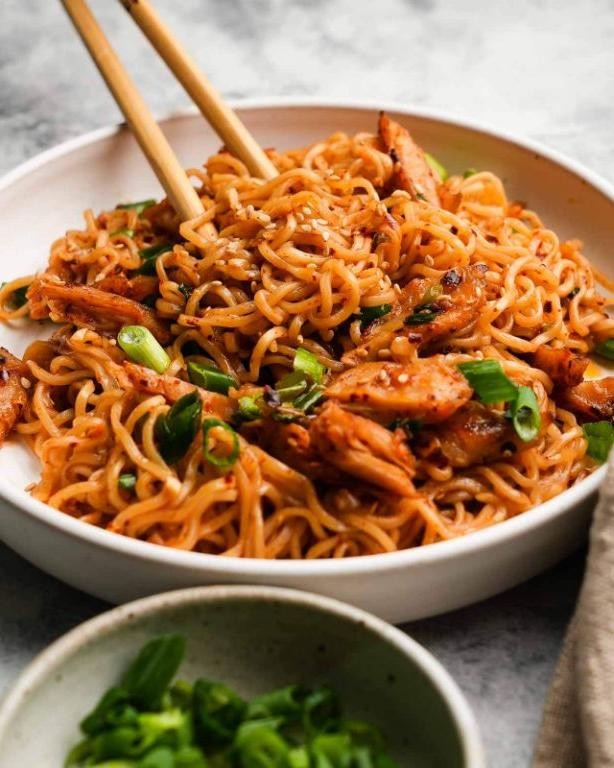 Spicy Garlic Chicken Ramen