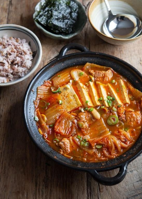 Spicy Korean Braised Cabbage (Kimchi Jjigae)