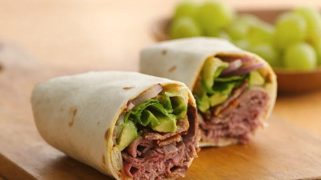Spicy Roast Beef and Chipotle Mayo Wraps