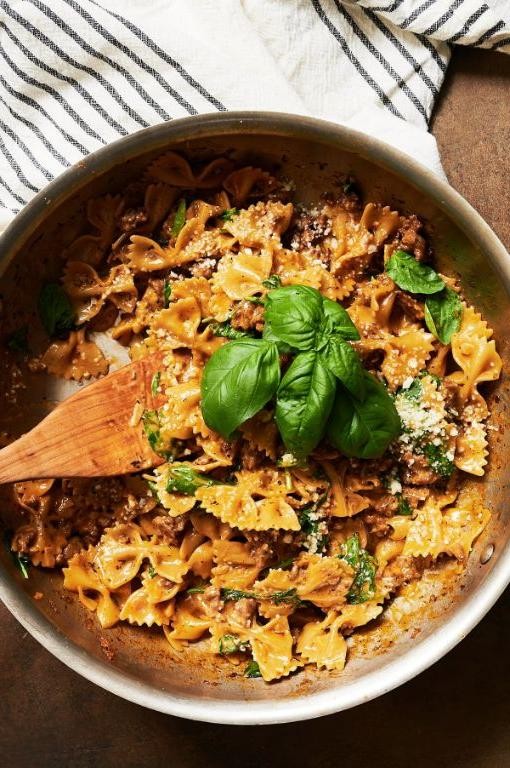 Spicy Sausage and Spinach Cellentani