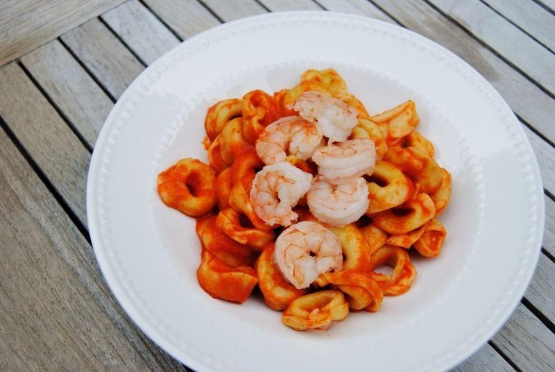 Spicy Shrimp Tortellini with Roasted Red Pepper Sauce