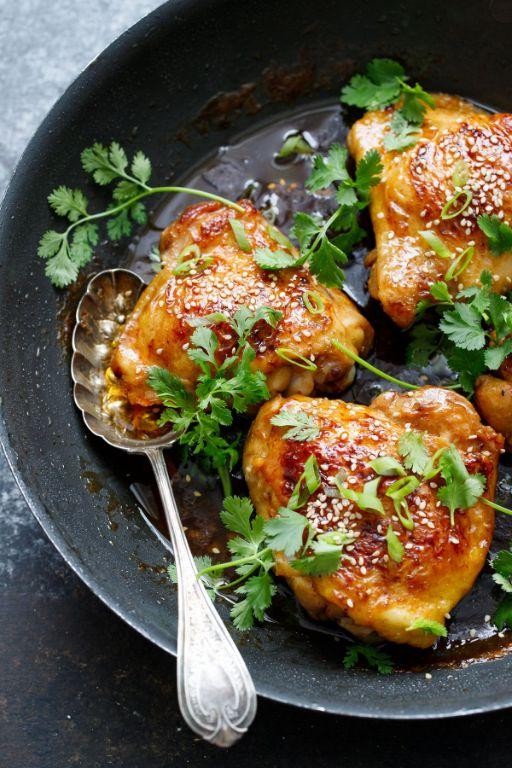 Spicy Sriracha Glazed Chicken Thighs