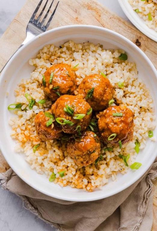 Spicy Sriracha Honey Glazed Meatballs