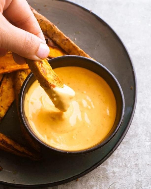 Spicy Sriracha Lime Sauce