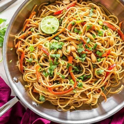 Spicy Thai Peanut Veggie Noodles