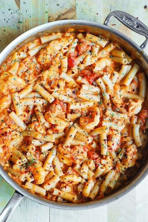 Spicy Tomato Creamy Shrimp Pasta