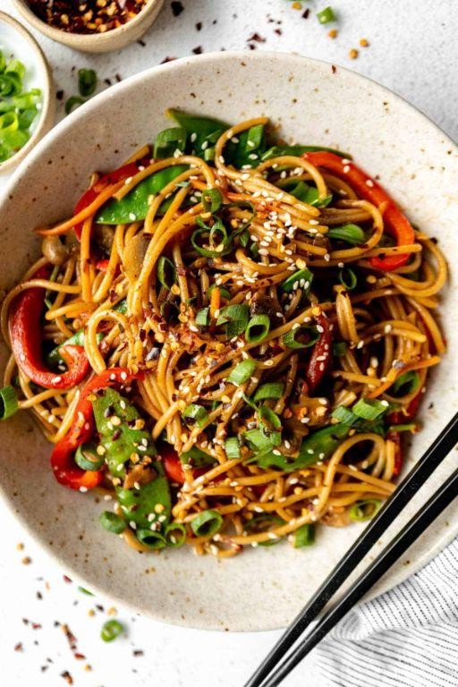 Spinach and Bell Pepper Chow Mein