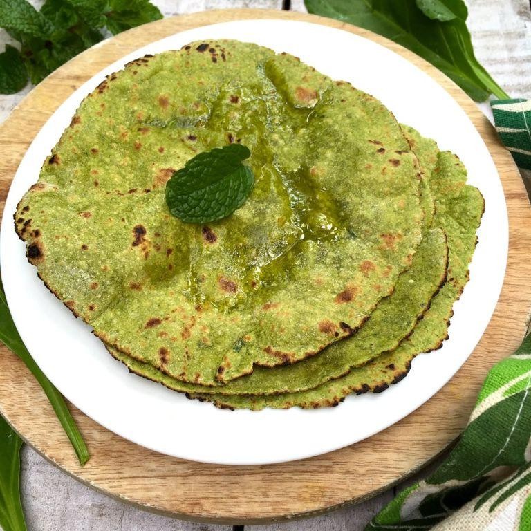 Spinach and Green Chili Chapati