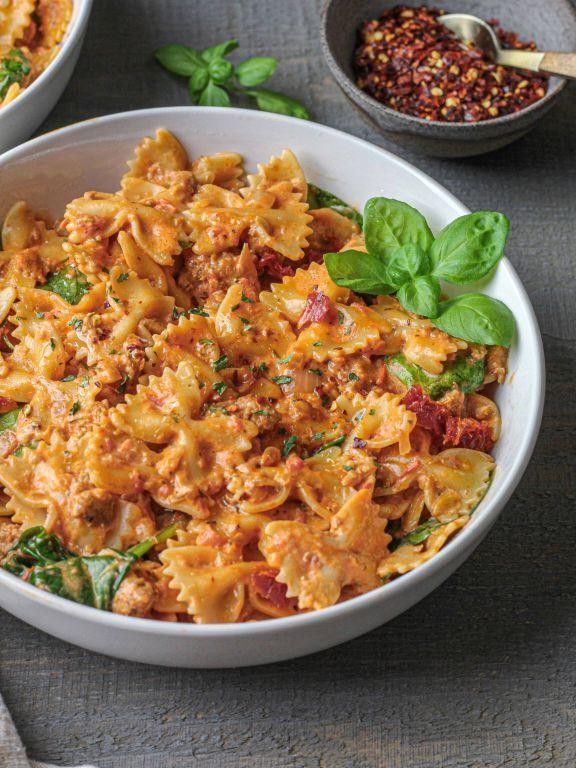 Spinach and Sun-Dried Tomato Farfalle