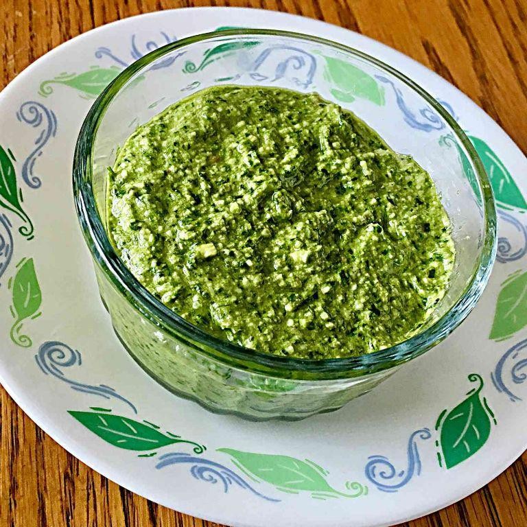 Spinach and Walnut Pesto