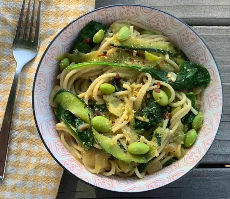 Spinach and Zucchini Pasta Primavera