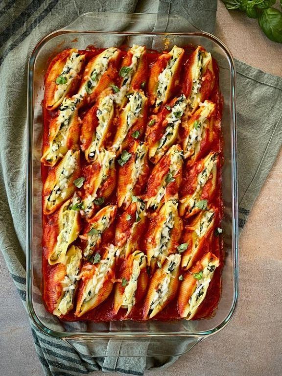 Spinach and Zucchini Stuffed Shells