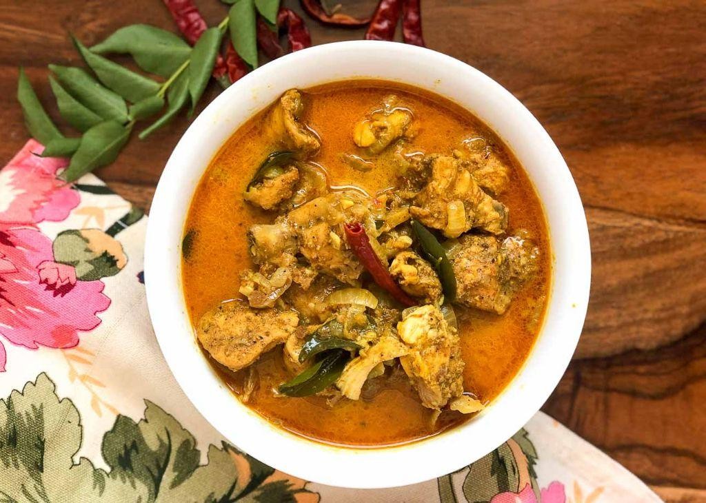 Sri Lankan Kukul Mas Curry (Spicy Chicken Curry)