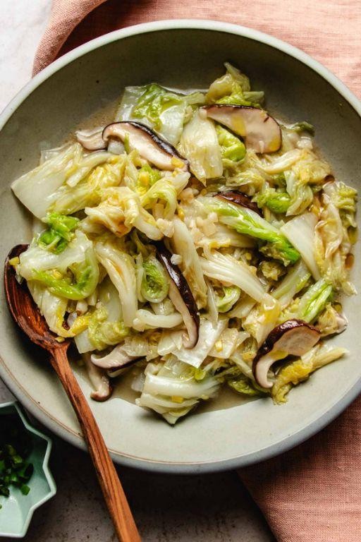Steamed Cabbage with Shiitake Mushrooms