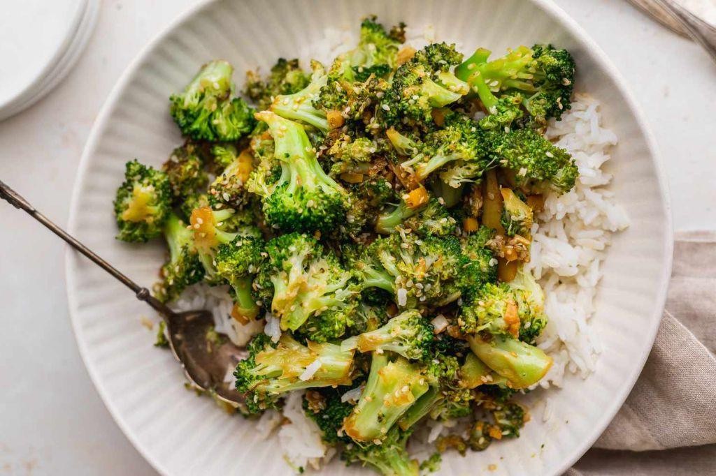 Stir-Fried Broccoli with Sesame and Ginger