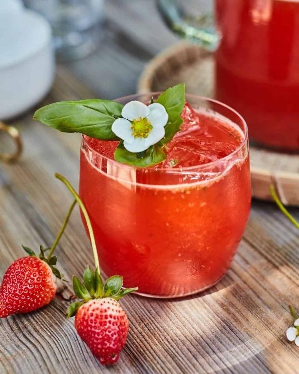 Strawberry Basil Lemonade