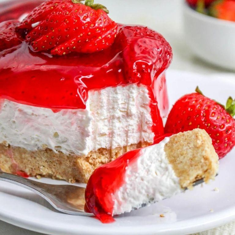 Strawberry Cream Cheese Cheesecake Delight