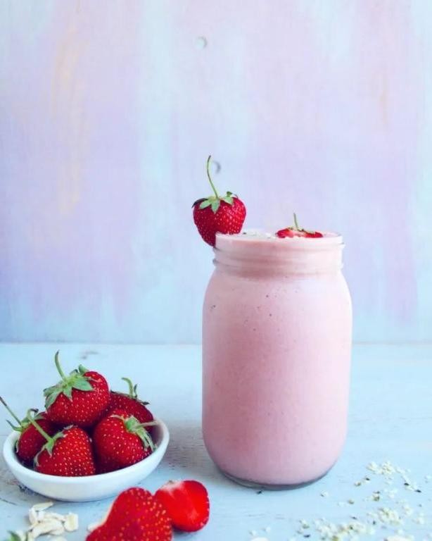 Strawberry Oatmeal Protein Shake