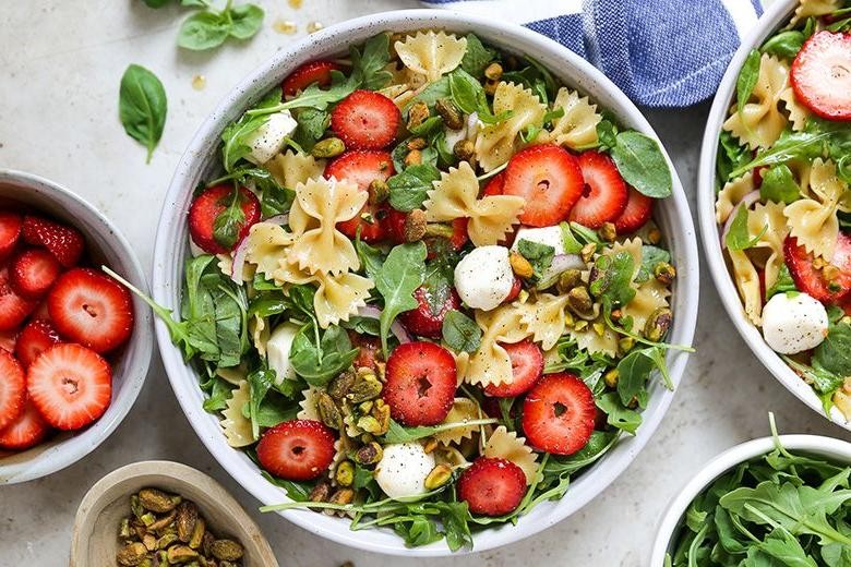 Strawberry and Arugula Pasta Salad