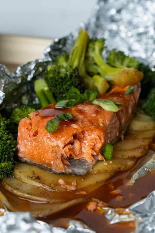 Sweet Chili Salmon with Broccoli in Foil