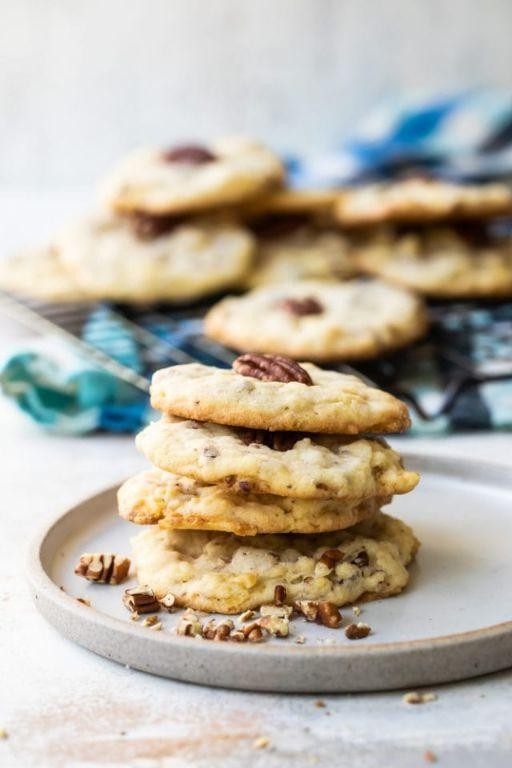 Sweet and Salty Maple Potato Chip Cookies
