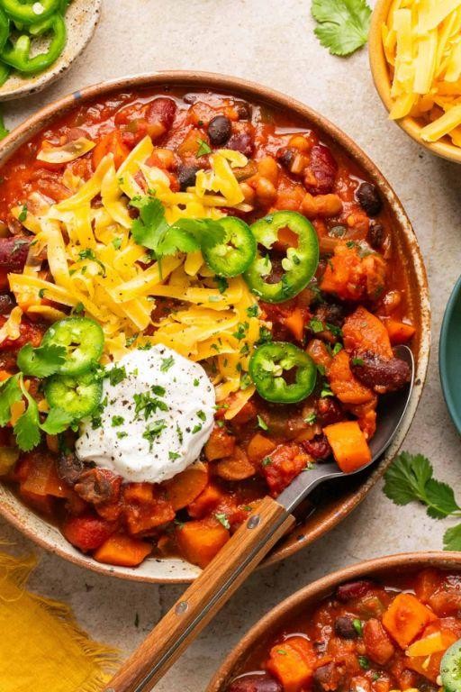 Sweet and Spicy Slow Cooker Sweet Potato Chili