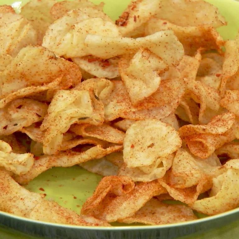 Sweet and Spicy Sriracha Air Fryer Potato Chips
