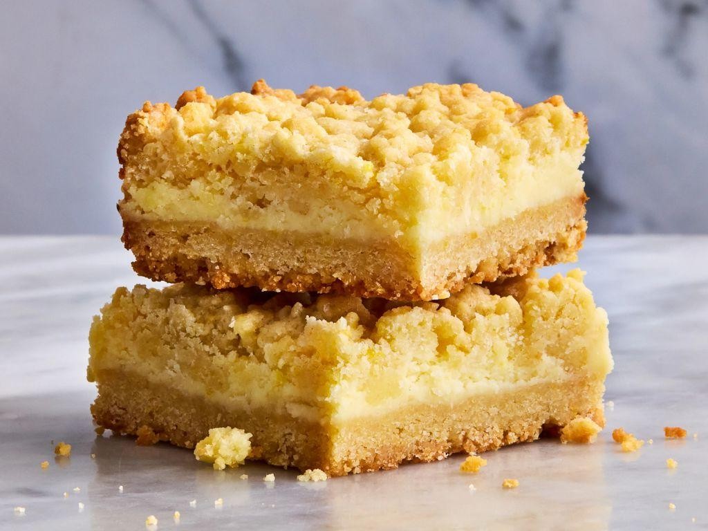 Tangy Neufchâtel Cheese and Lemon Bars