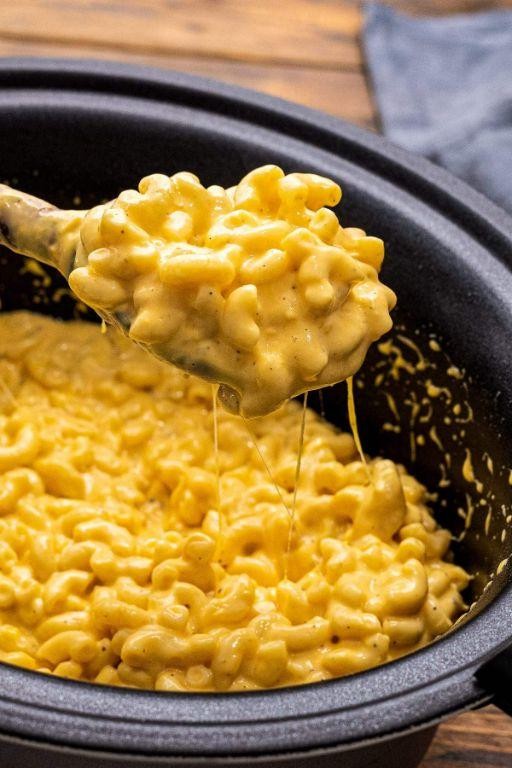 Tasty Crock Pot Mac and Cheese