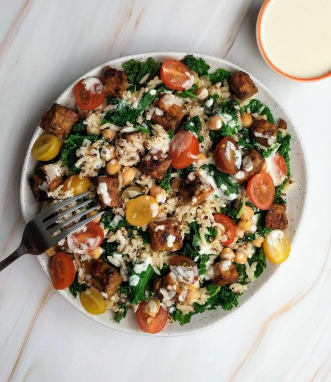 Tempeh and Spinach Quinoa Bowl with Lemon Tahini Dressing