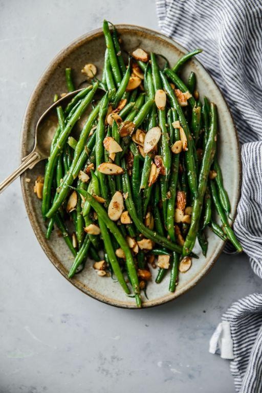 Tender Green Beans with Onion and Almonds