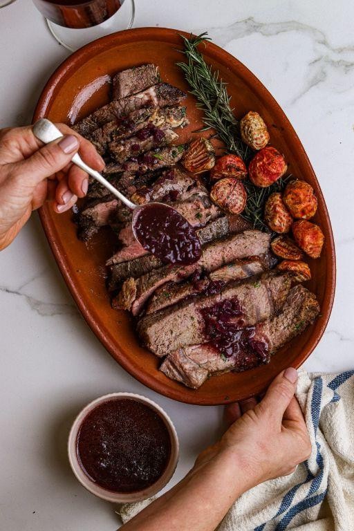Tenderized Round Steak with Red Wine Reduction