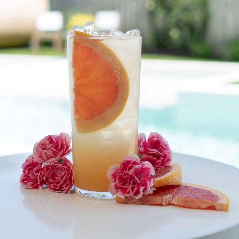 Tequila Highball with Grapefruit