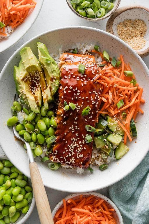 Teriyaki Salmon with Steamed Edamame and Carrots
