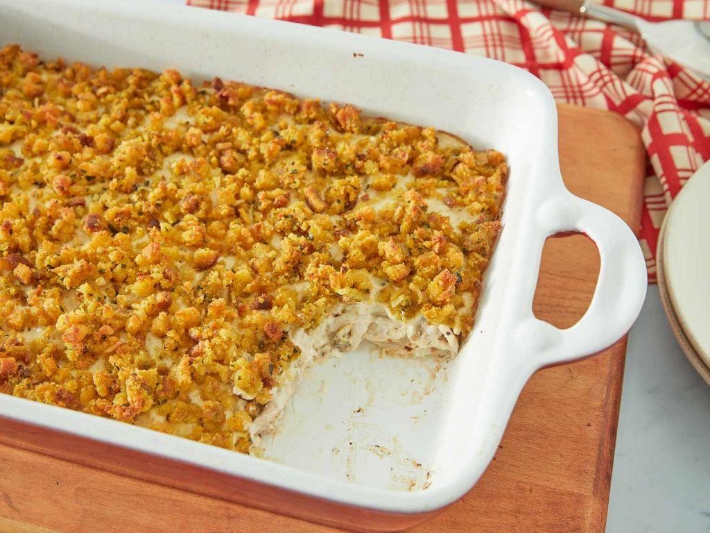 Thanksgiving Chicken and Stuffing Casserole