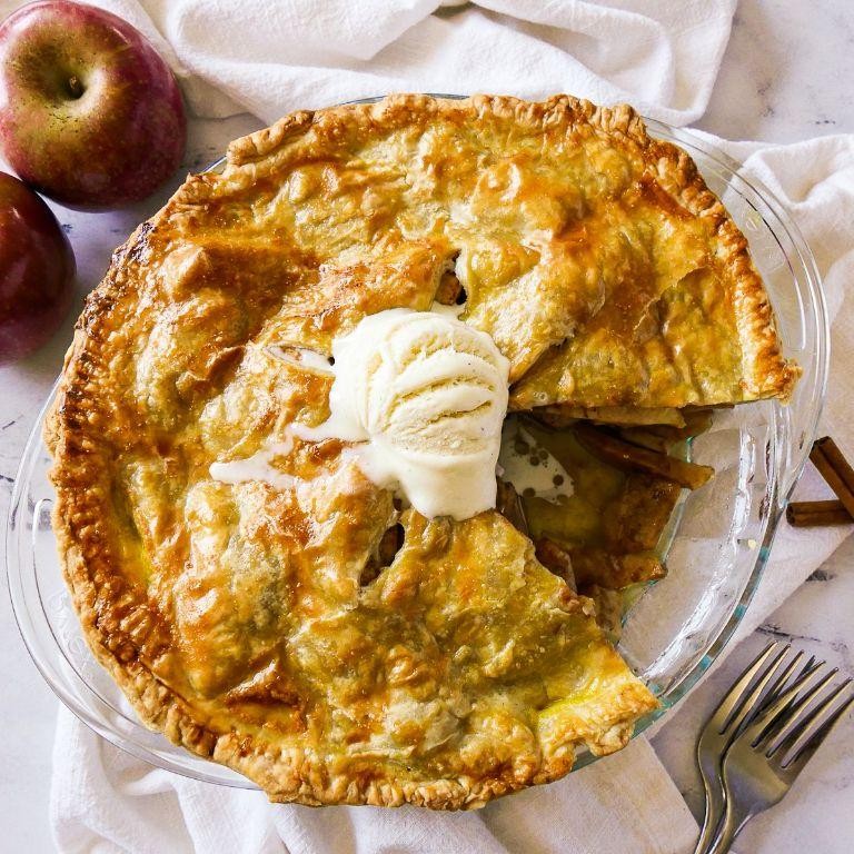 Time-Saving Dutch Apple Pie with Puff Pastry