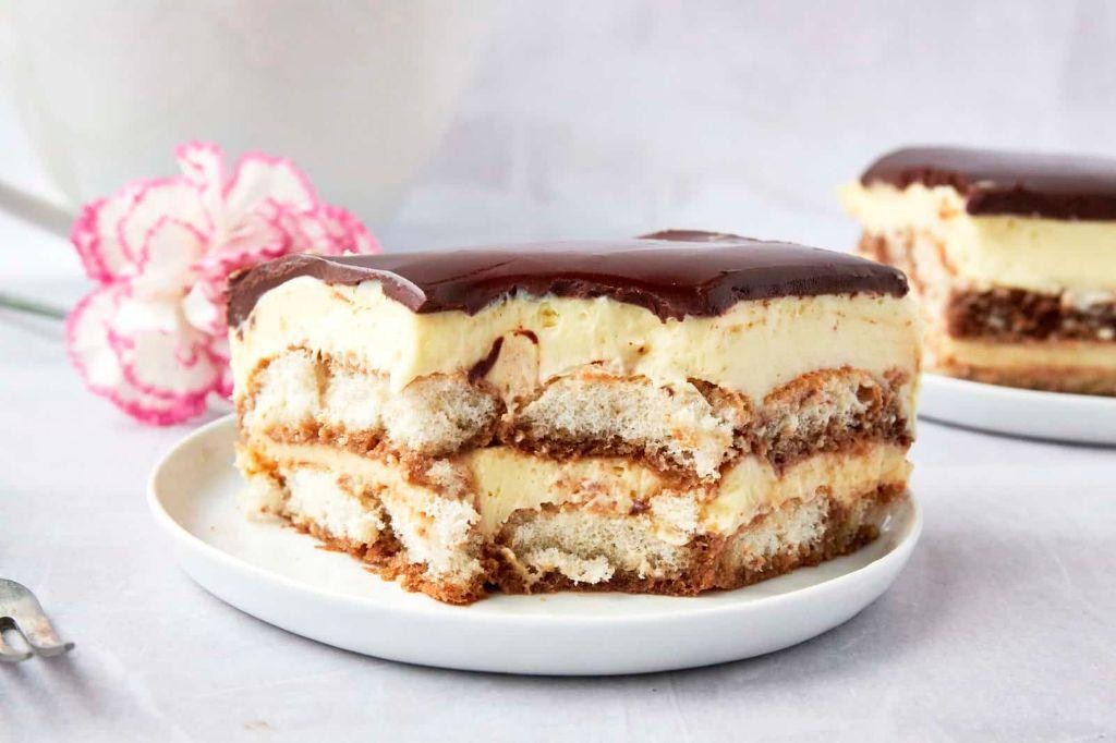 Tiramisu-Inspired Éclair Indulgence