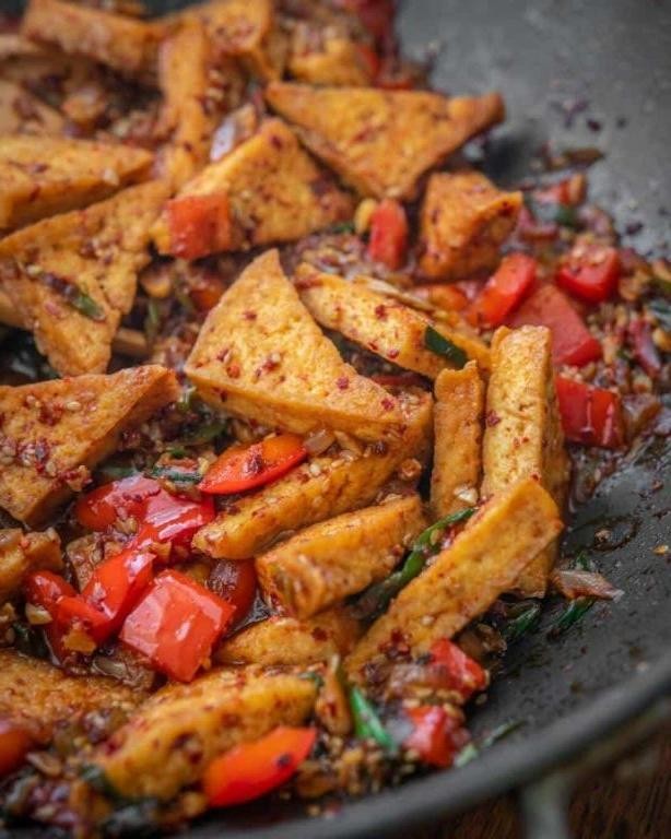 Tofu and Roasted Bell Pepper Chili