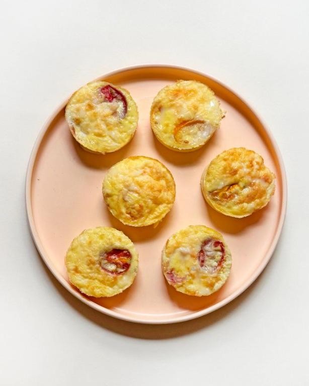 Tomato and Mozzarella Egg White Bites